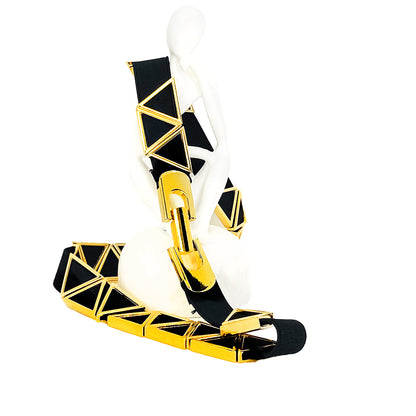 Floating triangle stretch belt